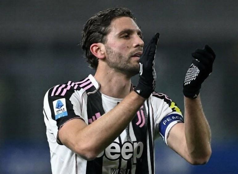 NBA论坛-解围失误导致丢球，尤文队长洛卡特利赛后在社交媒体上道歉