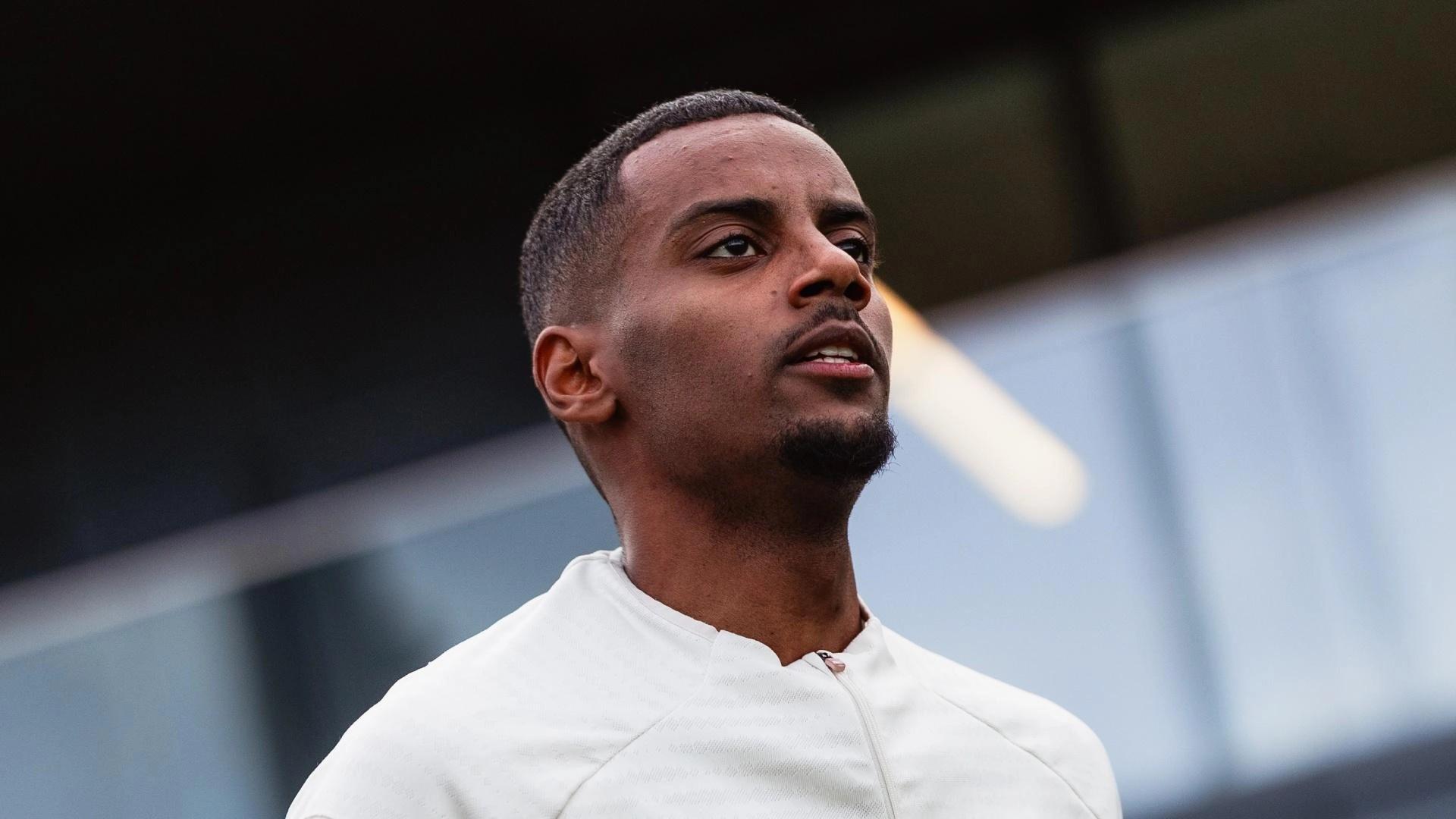 虎扑篮球-好消息，斯洛特：伊萨克将于周四回归合练